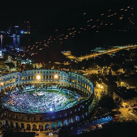 Gorgeous In With Wifi Πούλα