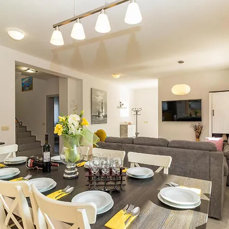 Holiday home Gorgeous In With Wifi