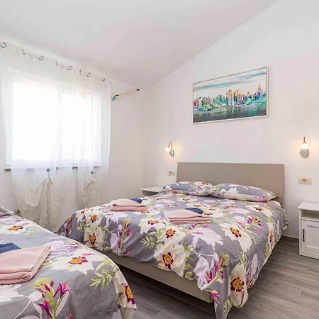 Ferienhaus Gorgeous In With Wifi *