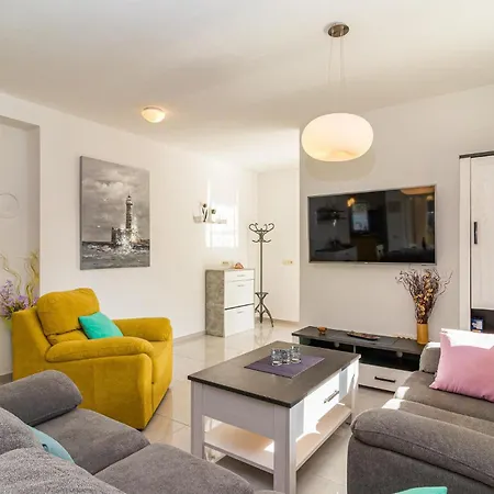 Gorgeous In With Wifi *